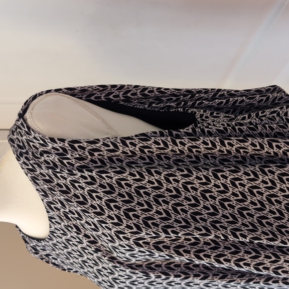 Lane Bryant Bloussen Tiered Sleeveless Summer Pullover Plus Size 26/28 - Picture 3 of 8